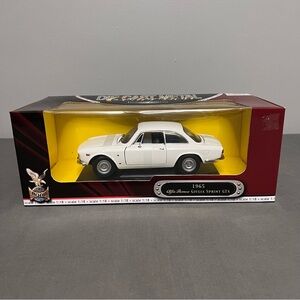 VTG NIB Road Signature Deluxe Edition Alfa Romeo Giulia Sprint Diecast 1:18